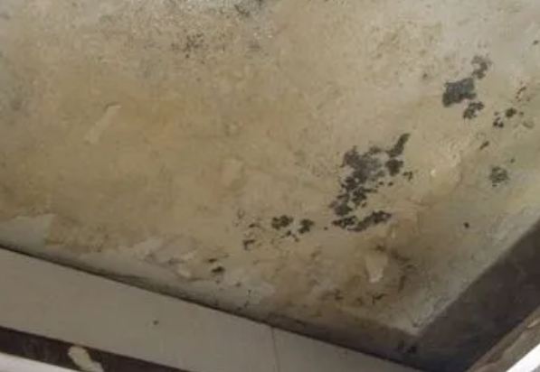 防城港市阳台漏水维修公司分享下防城港市卫生间渗水维修需要注意哪些问题。